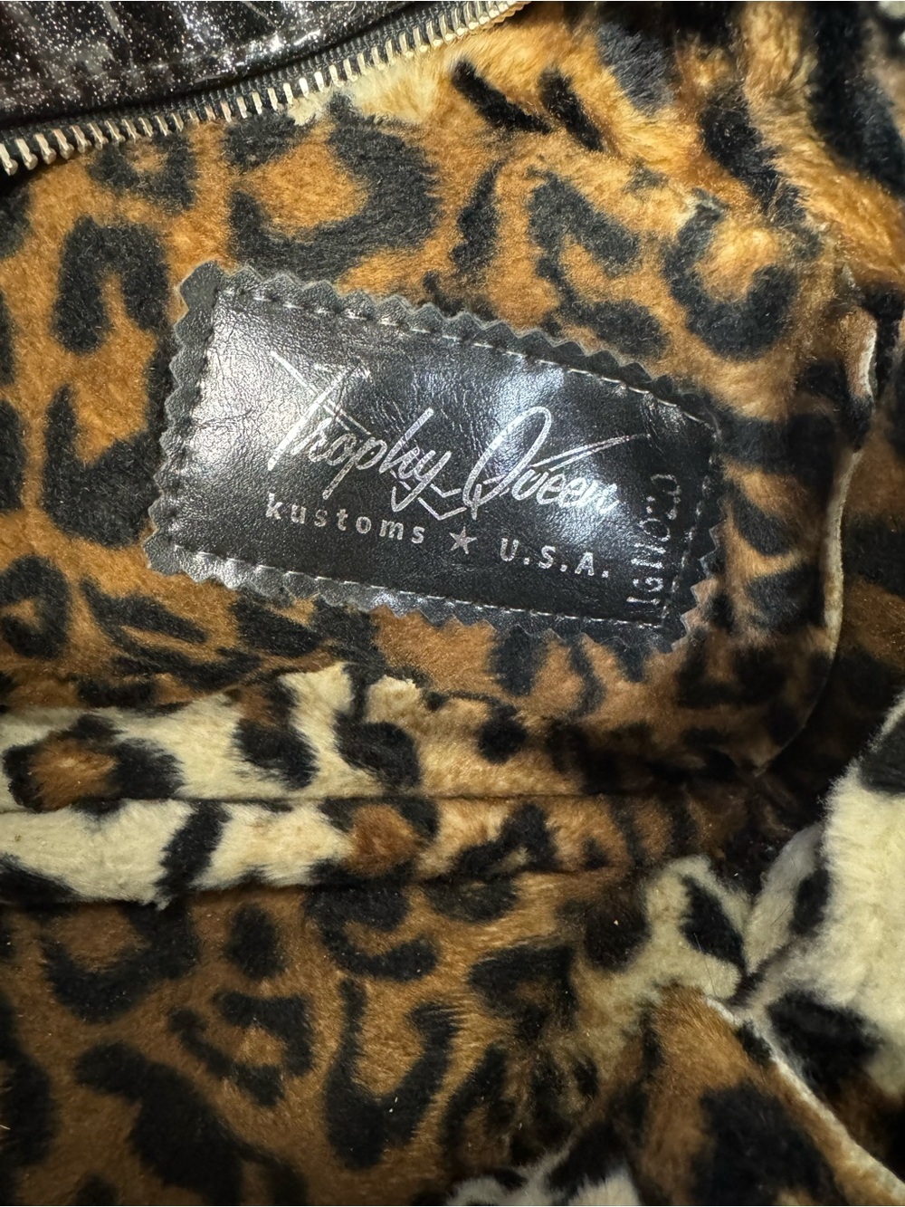Trophy Queen Custom Lincoln Handbag- Charcoal flake with Pearl Tuck N Roll Yoke - Picture 7 of 11